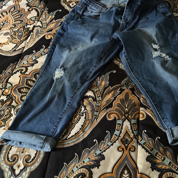 Blue Jean capri - Picture 2 of 4